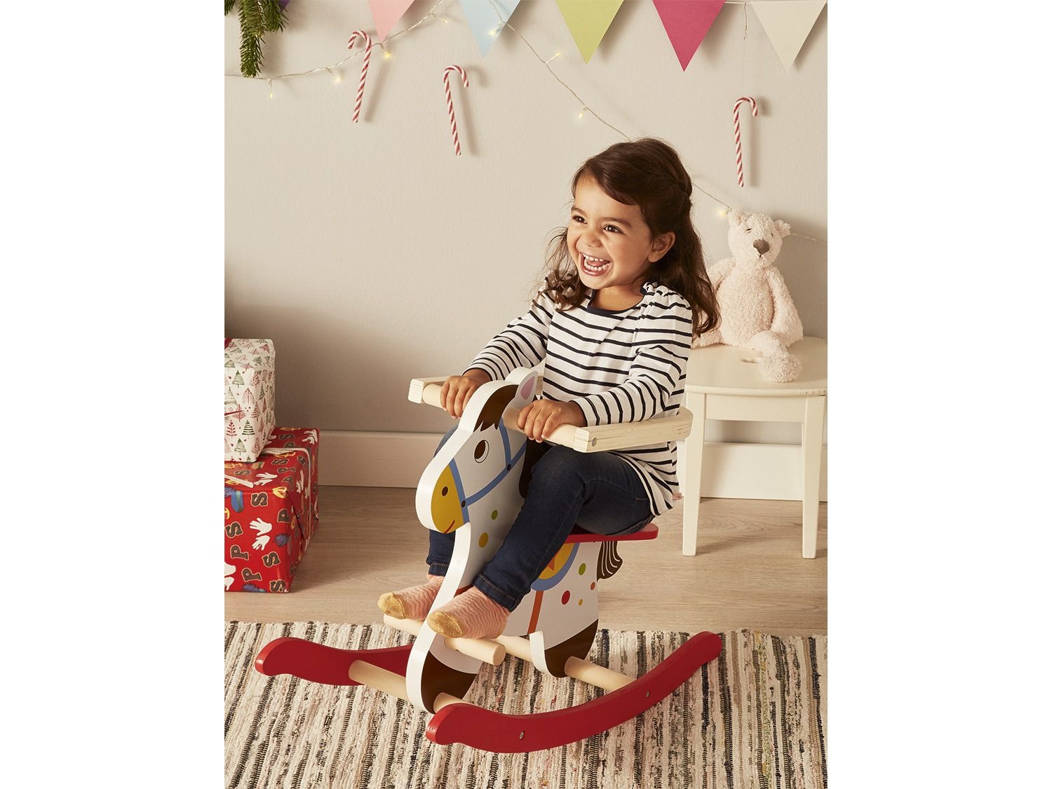Playtive Junior Cheval A Bascule Chariot De Marche Ou Petit Velo Sans Pedale En Bois Lidl Be