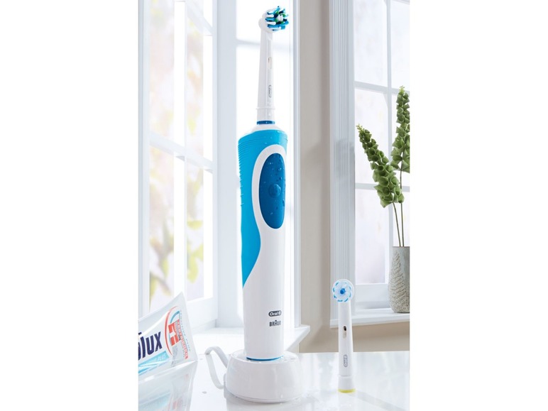 Ga naar volledige schermweergave: Oral-B Elektrische tandenborstel Starter Pack, incl. 2 opzetborstels - afbeelding 3