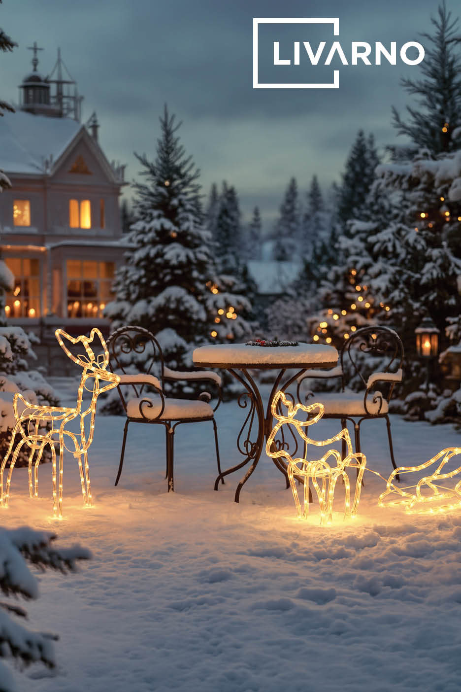 Livarno Home led-rendierfiguur in een besneeuwde tuin.