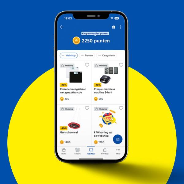Lidl Plus app toont kortingen op een weegschaal, een croque-monsieur en een nestschommel.