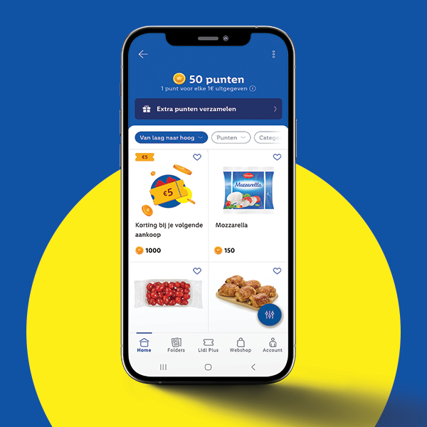 Lidl Plus app met aanbiedingen voor mozzarella, kersen-tomaatjes en gebakjes.
