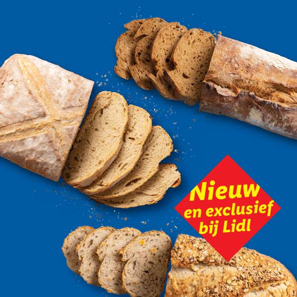 Assortiment gesneden en hele broden op een blauwe achtergrond, met de tekst 'Nieuw en exclusief'.
