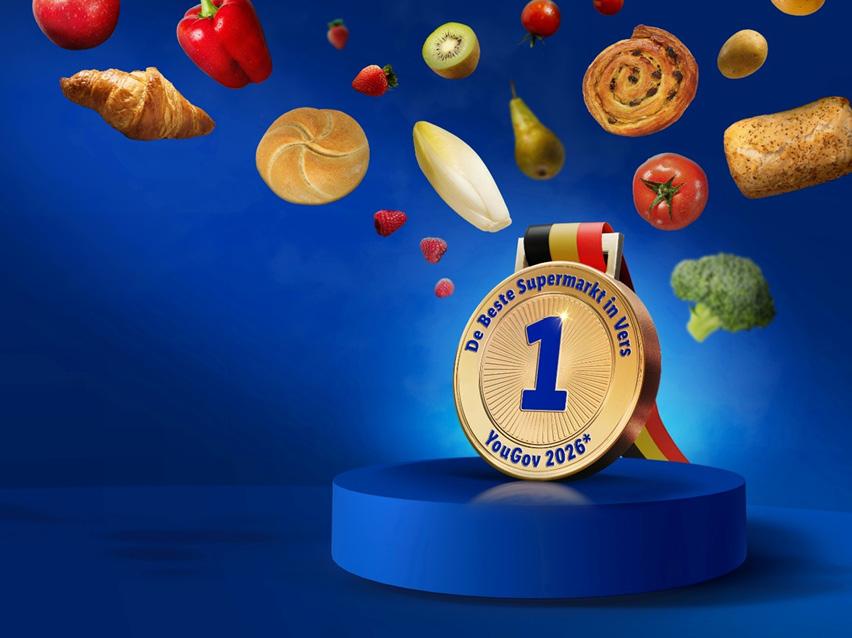Gouden medaille voor de beste supermarkt in vers op een podium met zwevende voedingsmiddelen.
