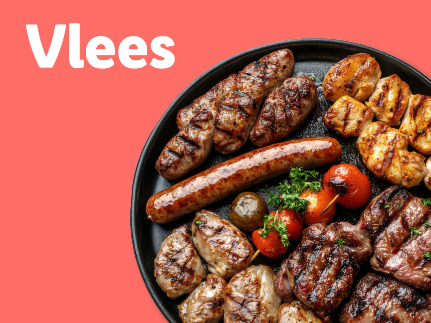 Assortiment gegrild vlees op een zwarte plaat met het woord 'Vlees'.