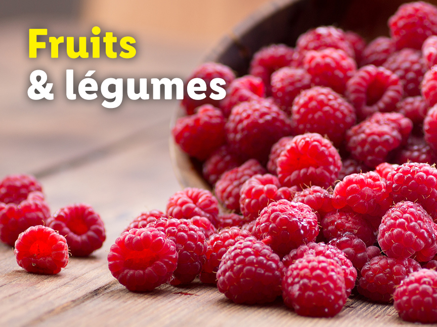 Framboises fraîches et autres fruits et légumes.