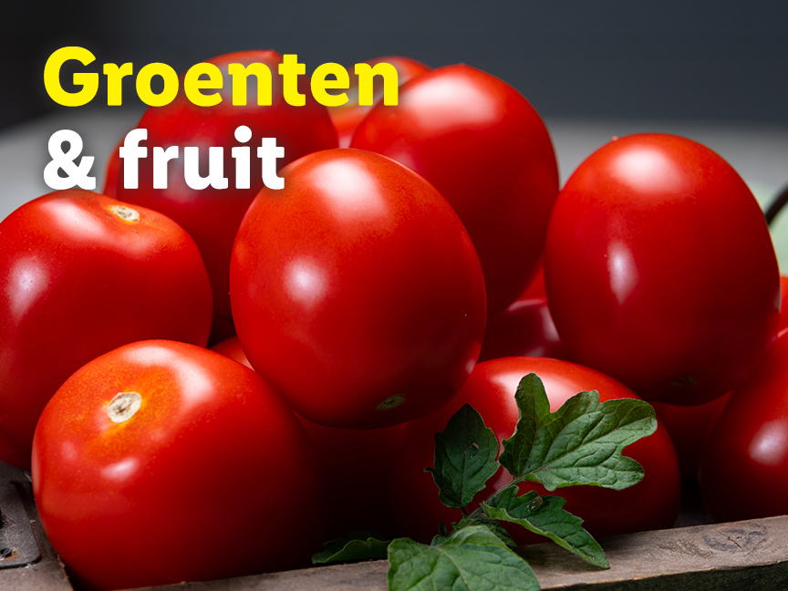 Verse tomaten in een houten kist; Groenten & fruit.