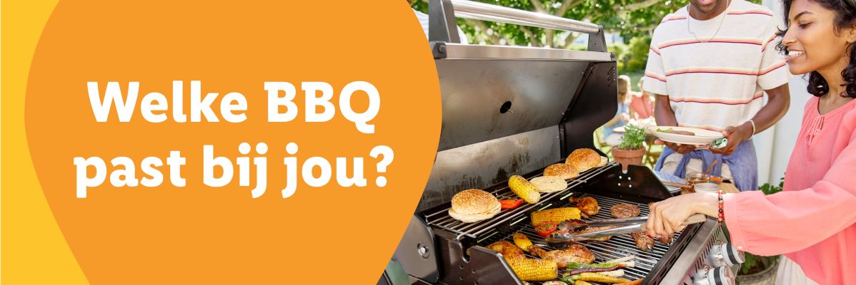 BBQ grillen: burgers, maïs en groenten.