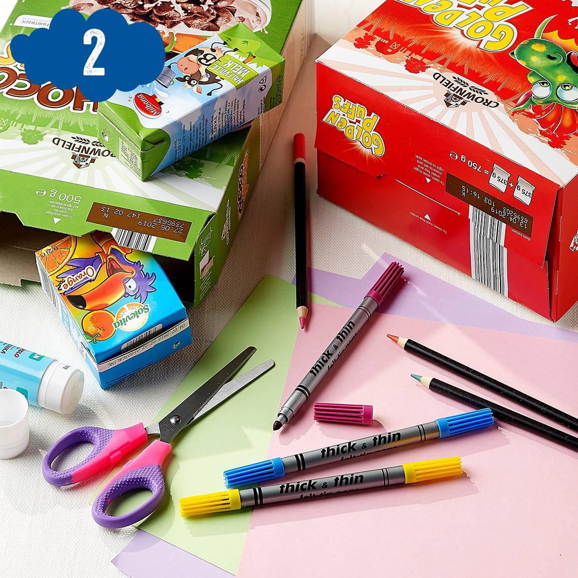 Crownfield ontbijtgranen dozen, gekleurde stiften, schaar.